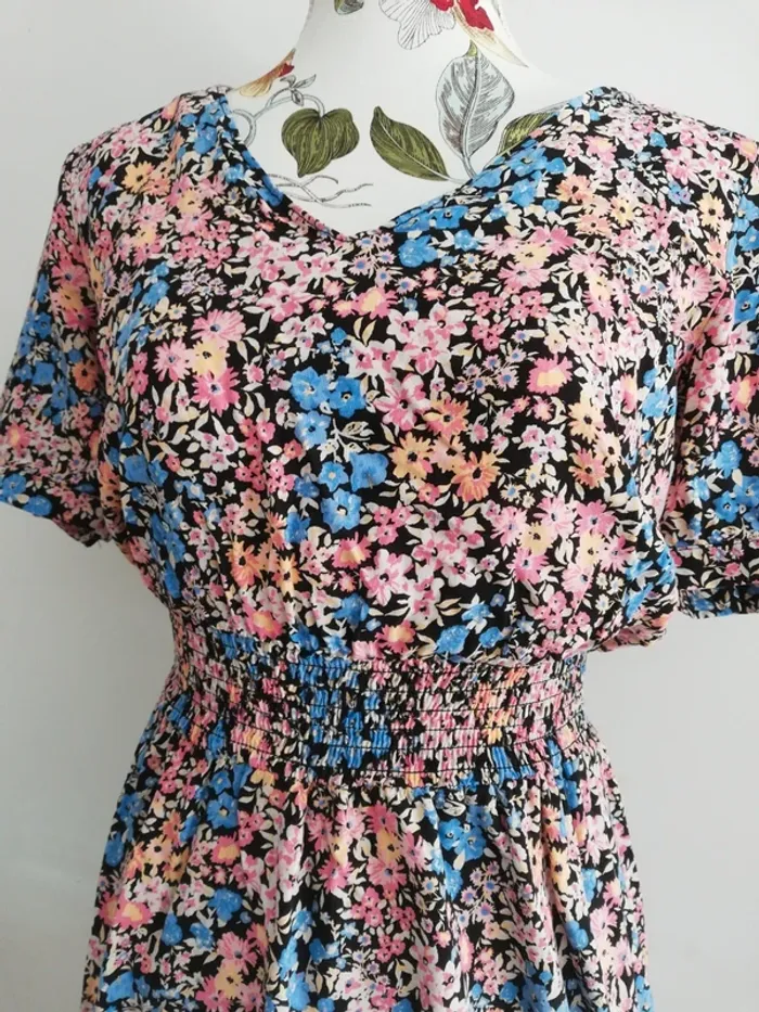 Robe fleurie ETAM T38 - photo numéro 3