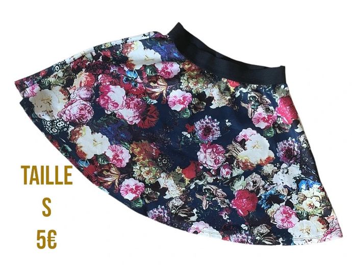Jupe patineuse taille haute fleurie Vintage Dressing très bon état