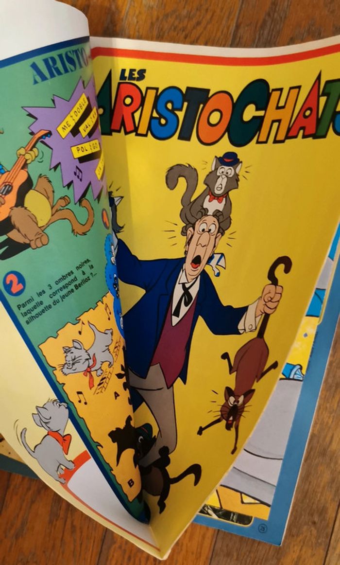 Ancien journal de mickey avec poster géant Les Aristochats 1982 N°1584 vintage - photo numéro 5