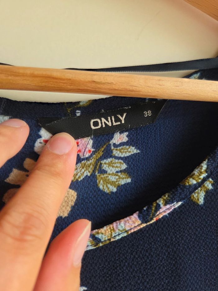 Blouse fluide fleuries only taille M - col rond - imprimé floral - photo numéro 3