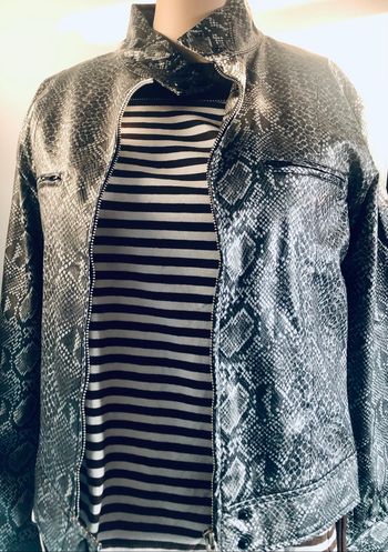 Veste simili cuir type python
