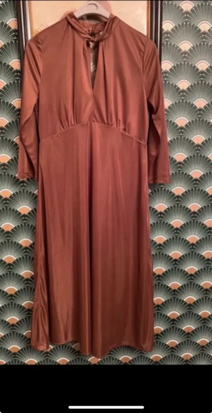 Robe automnale midi marron taille M H&M - photo numéro 2