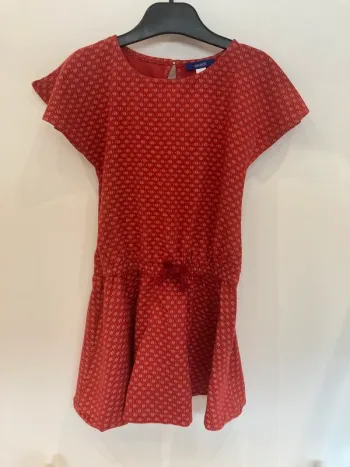 6 ans - Robe rouge élégante et passe-partout matière douce