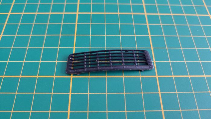 Grille arrière pièce miniature Bburago burago Porsche 911 Carrera 1993 1/18 1/18e 1/18ème #C53 - photo numéro 2