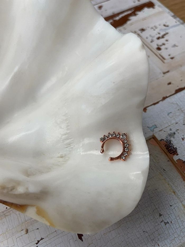 bague d’oreille strass et rosegold - photo numéro 3