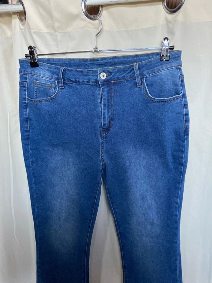 Jeans neuf - photo numéro 2