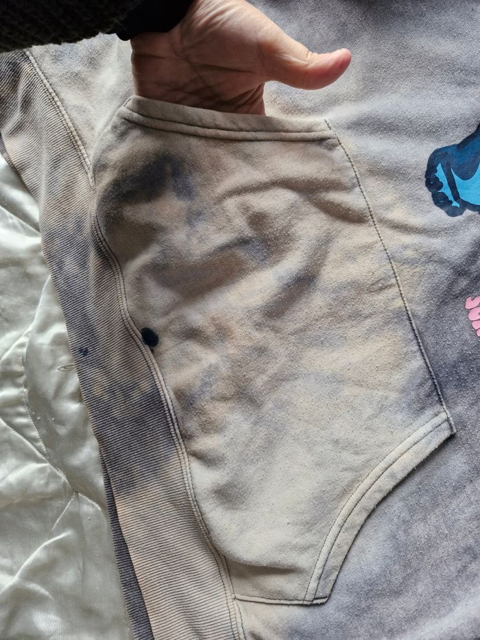 Superbe sweet à capuche Stitch stylé Tie&Dye - photo numéro 9