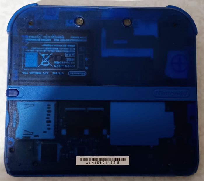 Nintendo 2 DS Bleu Crystal Transparent Seule avec stylet et une carte SD 4 Go - photo numéro 5