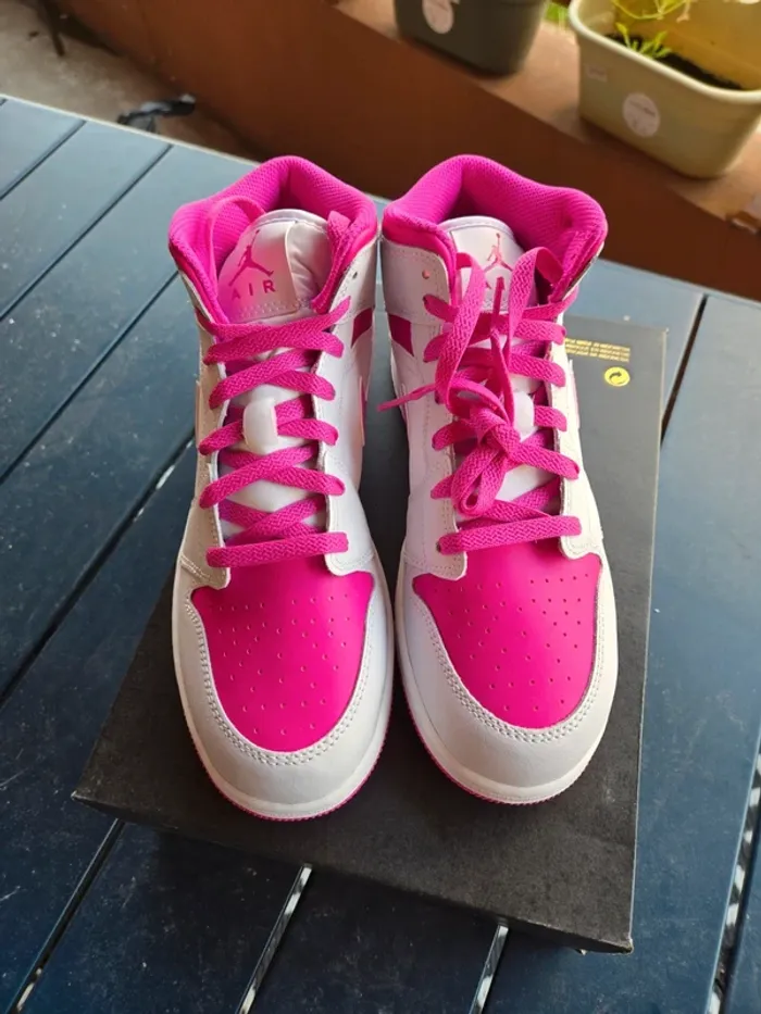 Nike air Jordan 1 Mid femme taille 40 neuves blanc rose fuchsia - photo numéro 4