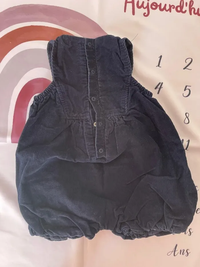 🖤👧 Salopette courte noire Kiabi – Bébé fille – Taille 18 mois / 82 cm - photo numéro 3