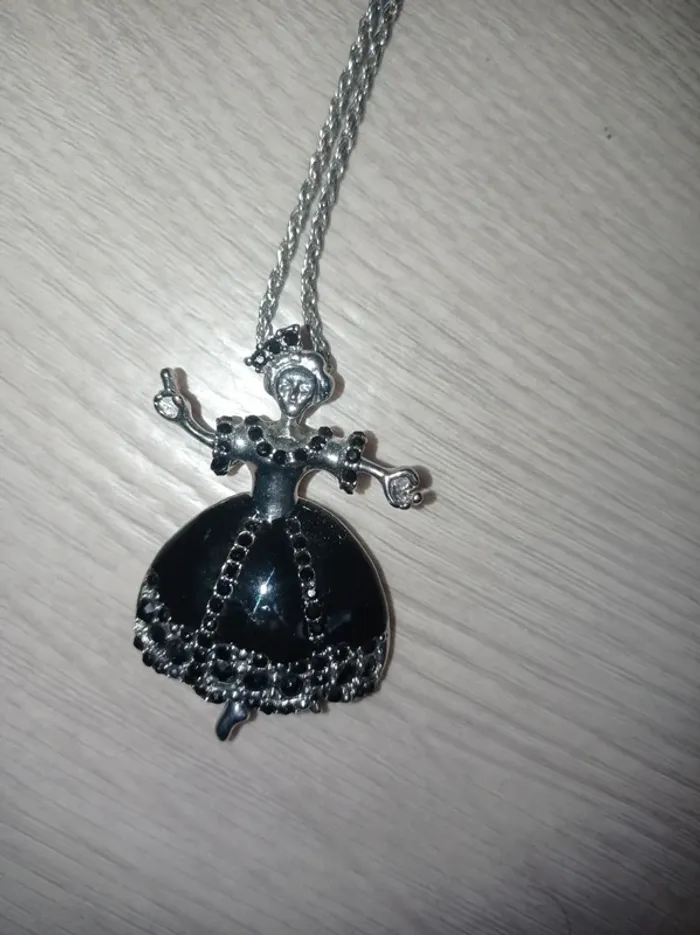 Sautoir avec pendentif dame danseuse - photo numéro 4