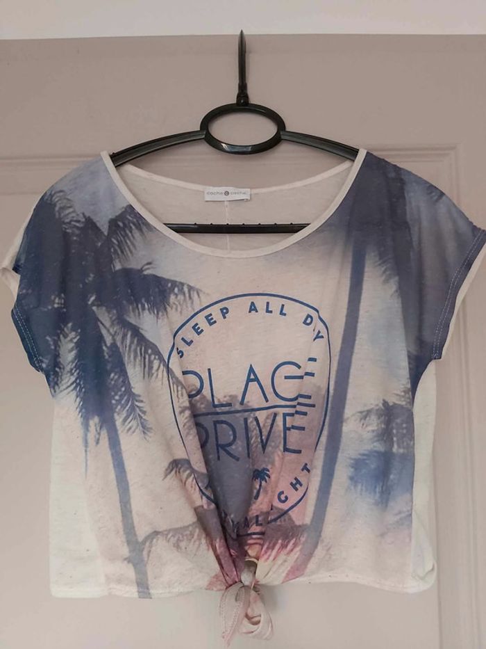 T-shirt court