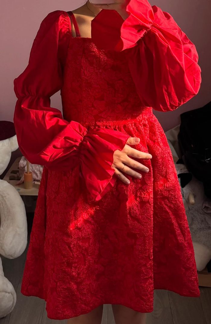 Robe Rouge vif manches bouffantes