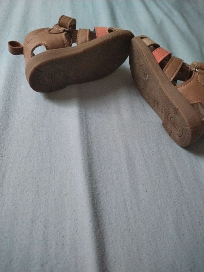 Sandales bébé taille 20 - photo numéro 3