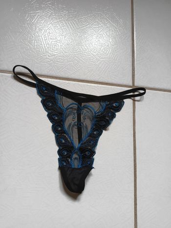 String femme noir et bleu