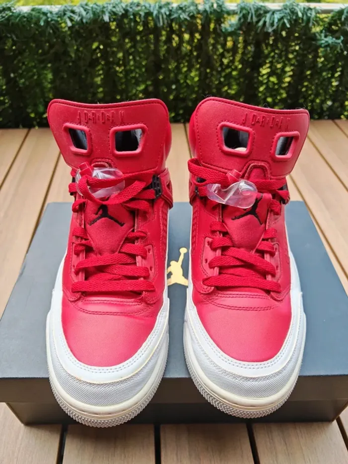 Jordan Max Aura 5 Black University Red 44,5 - photo numéro 2