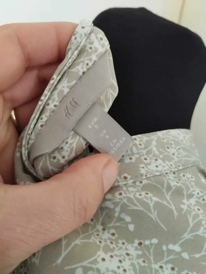 Jolie robe taille S - photo numéro 7