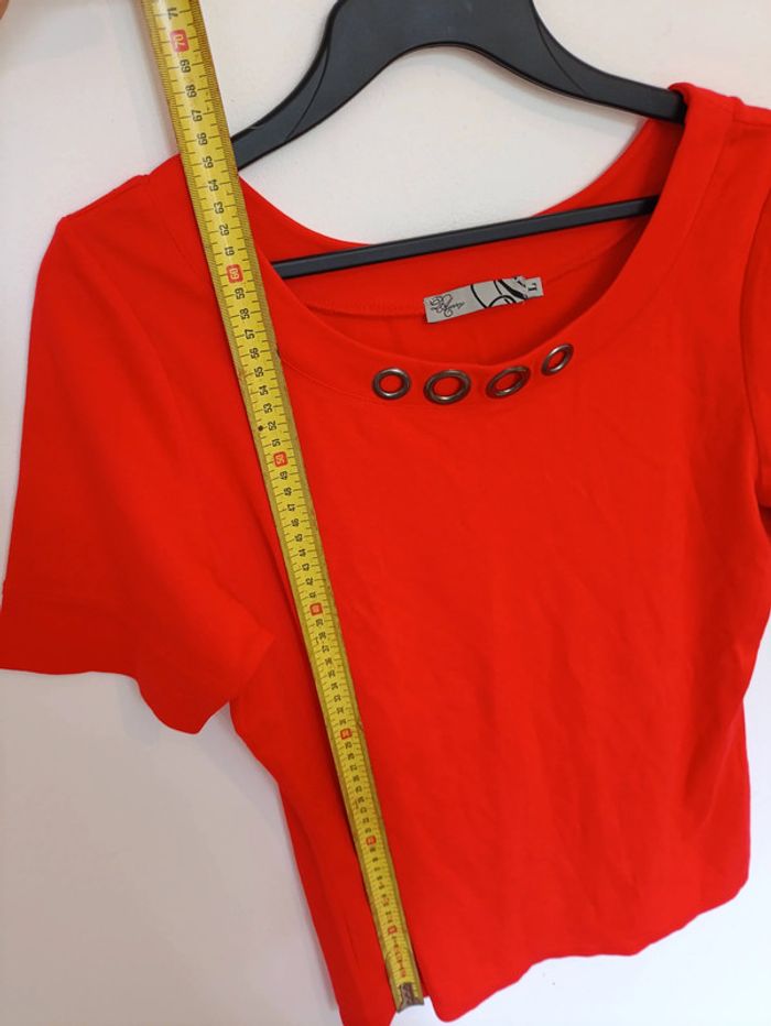 T-shirt rouge à œillets métalliques vintage - photo numéro 5