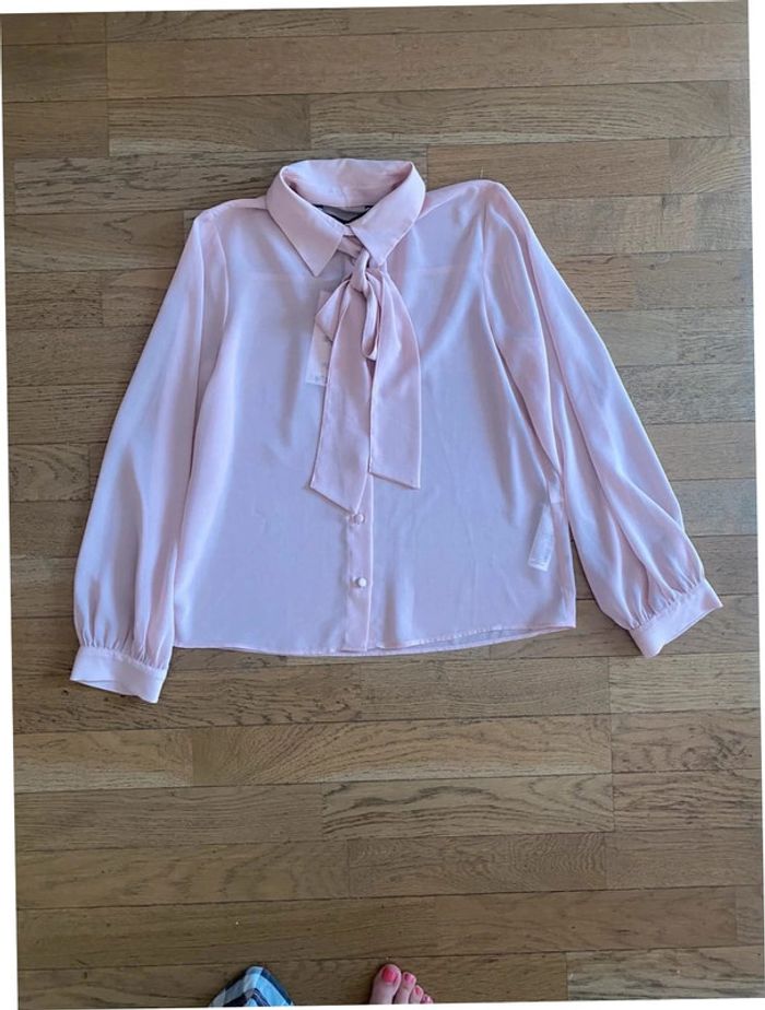 Chemisier rose pale avec noeud Zara taille XS neuf avec étiquette - photo numéro 2