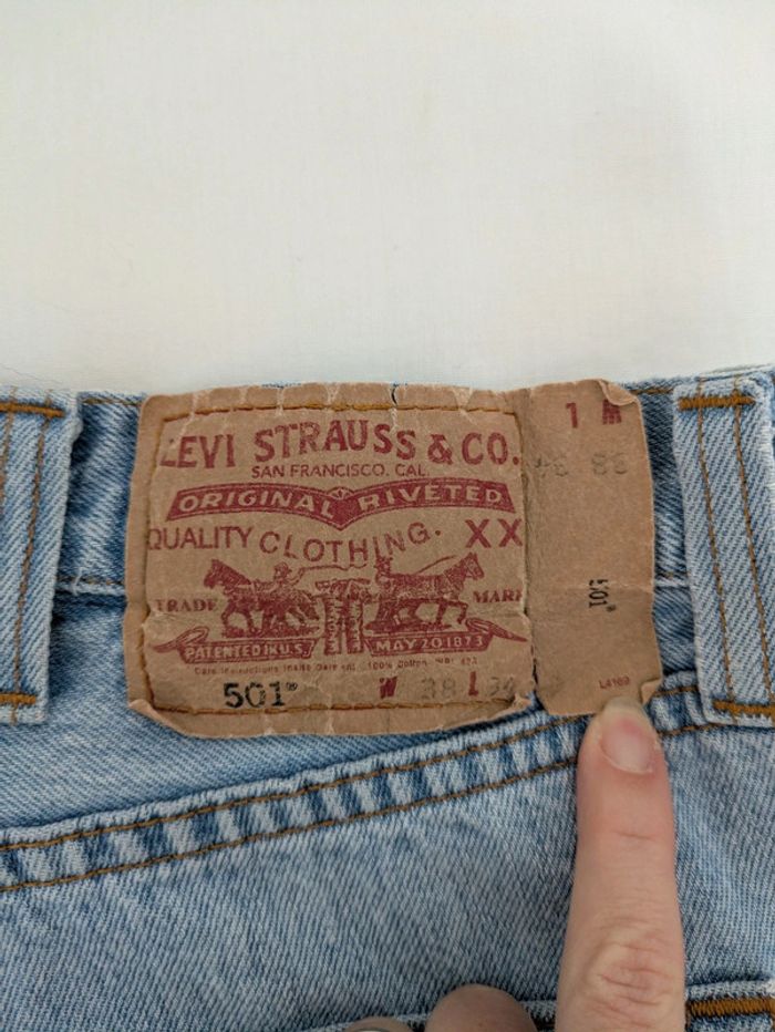 Jean Levi's original 501 bleu clair - taille 38 (FR48) - photo numéro 4