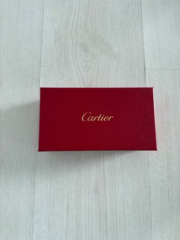 Boîte étui à lunette rouge cartier