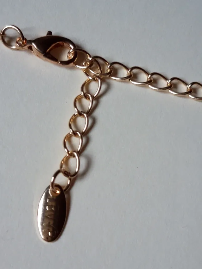 Collier pendentif feuille dorée et strass - photo numéro 3