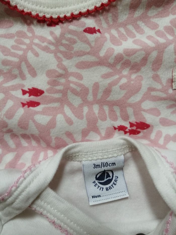 Lot 6 bodies Petit Bateau taille 3 mois - photo numéro 5