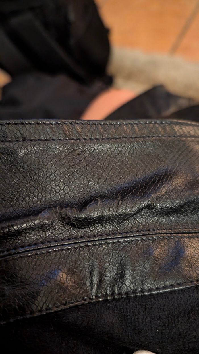 Trench noir reptile - photo numéro 4
