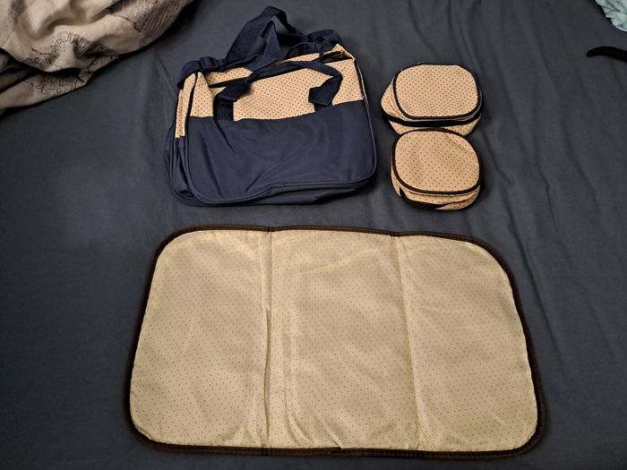 Ensemble sac à langer + matelas + pochettes - photo numéro 2