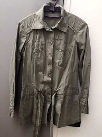 Chemise avec liens pour nouer à l avant