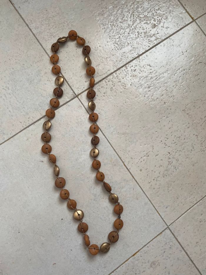 Collier en bois
