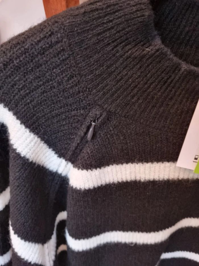 Pull d'allaitement neuf taille 42/44 - photo numéro 2