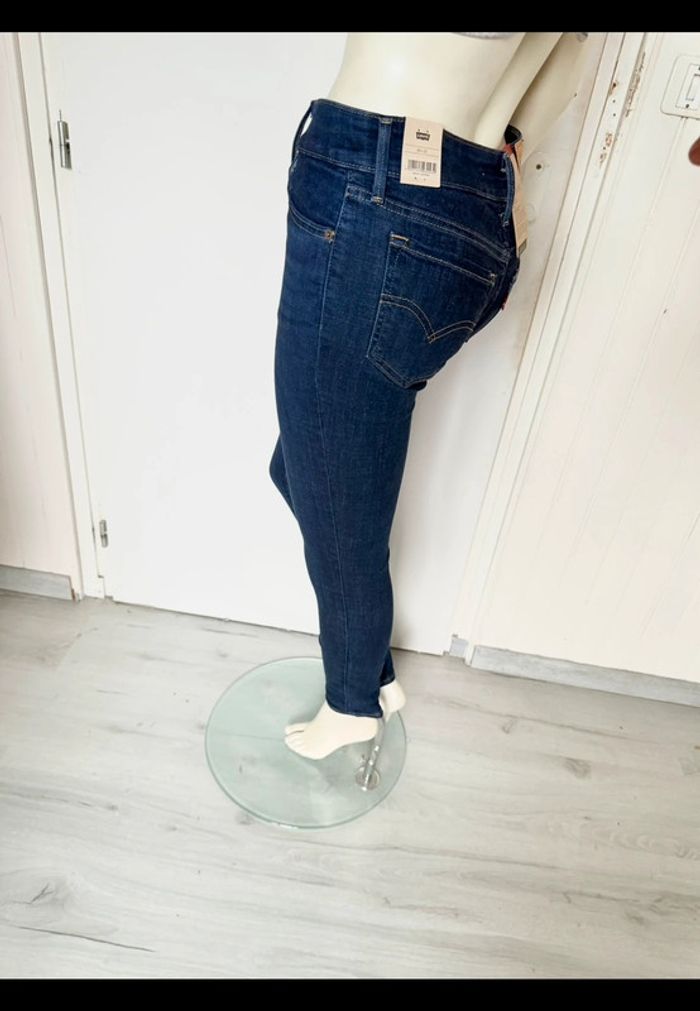 Jean Levi’s 711 Skinny – Taille 26/32 – Bleu brut – Neuf avec étiquette - photo numéro 8