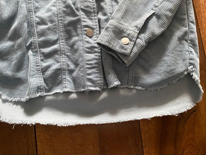 Sur chemise bleue en velours côtelé - photo numéro 13