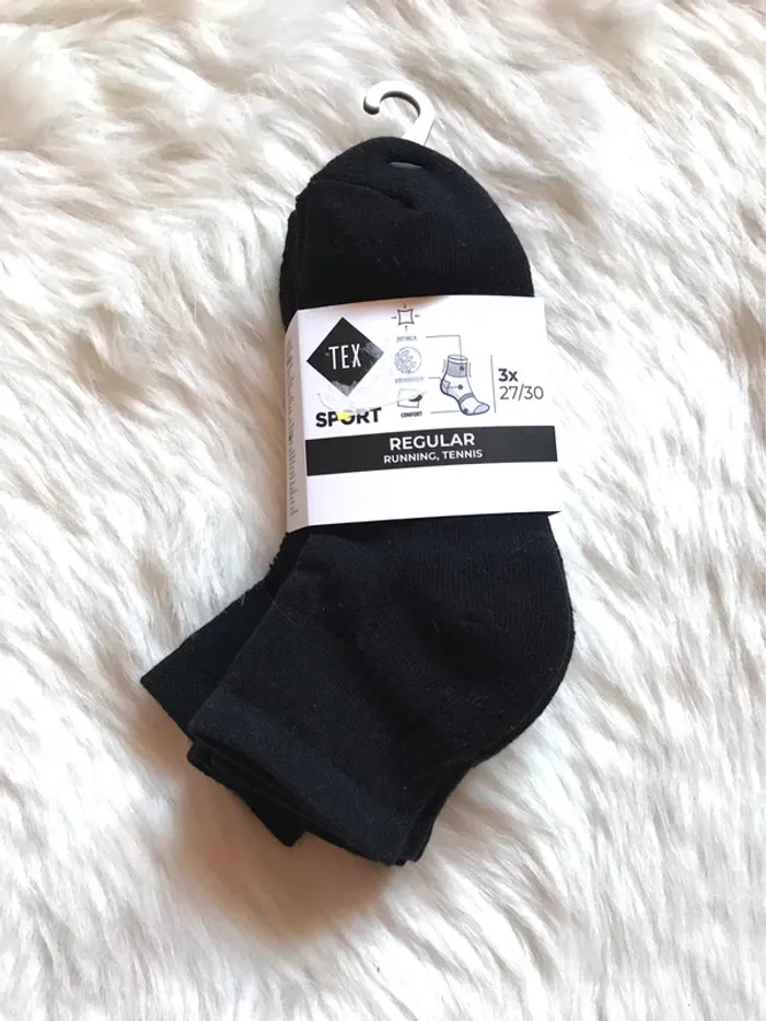 Lot de 3 paires de chaussettes noires de sport 27-30 neuves