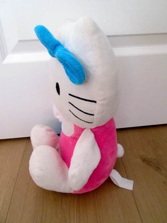 peluche Hello Kitty - photo numéro 2