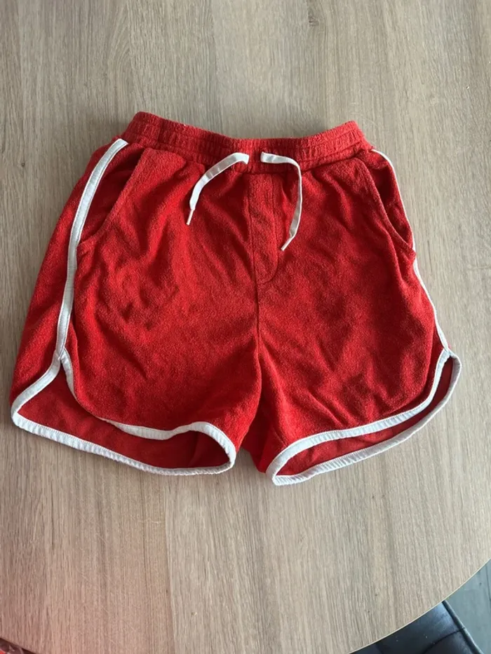 Short rouge sport
