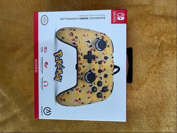 Manette switch Pokémon pikachu neuve scellée