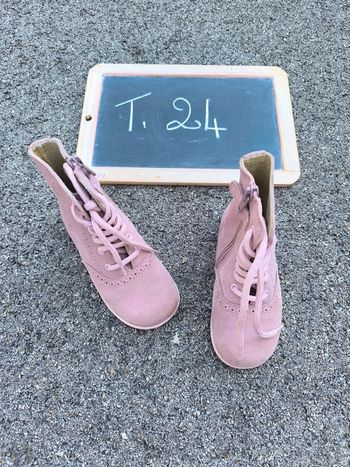 Bottes taille 24 en très bon état