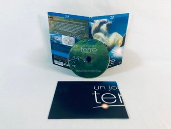 Un Jour sur Terre Digibook Edition Blu-ray FR Complet Très bon état