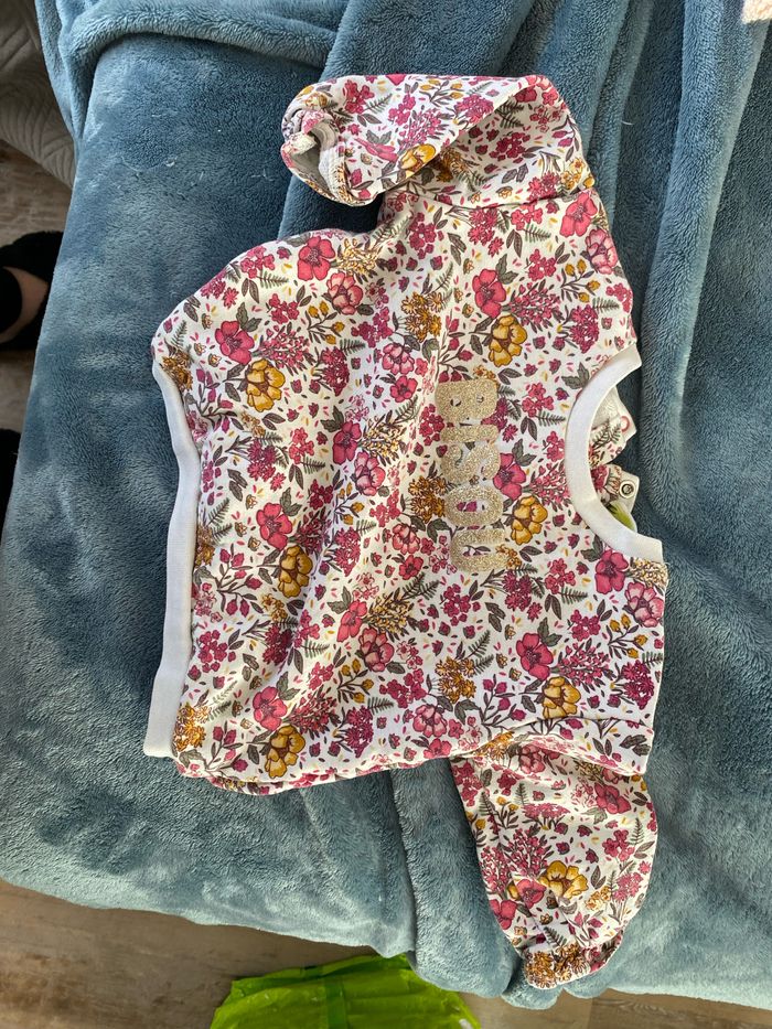 Ensemble 6 mois - photo numéro 2