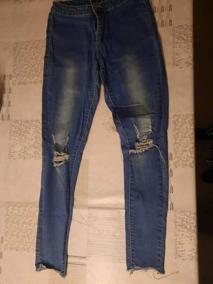 Pantalon en jeans à trous - photo numéro 2