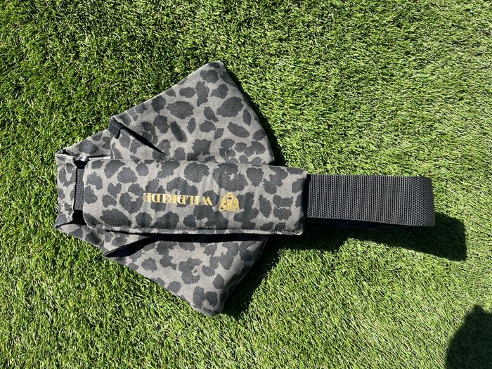 Porte bébé wildride léopard