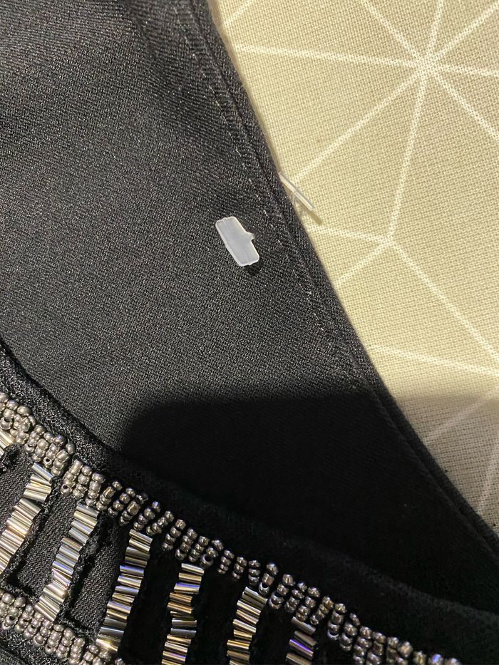Magnifique robe perles sur l’encolure taille 4 modèle déposé - photo numéro 6
