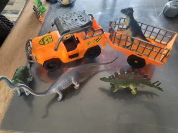 Lot dinos avec véhicule