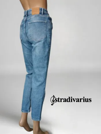 Jean Stradivarius , coupe mom slim ,taille haute ,extensible