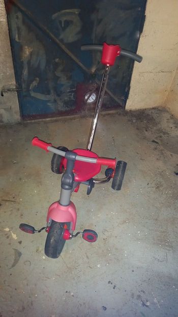 Vélo enfant bébé tricycle évolutif Strolly compact rouge mixte garçon fille de 10 mois jusque 3 ans