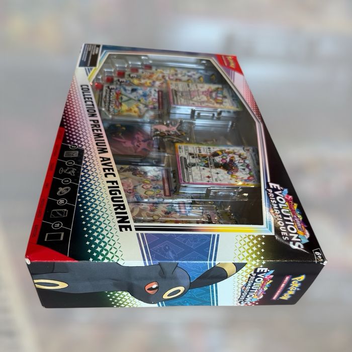 Coffret Premium Pokémon Écarlate et Violet avec figurine - Évolutions Prismatiques 8.5 MENTALI & NOCTALI — ÉVOLUTIONS PRISMATIQUES 17 Sortie officielle : 10 octobre 2025 - photo numéro 3