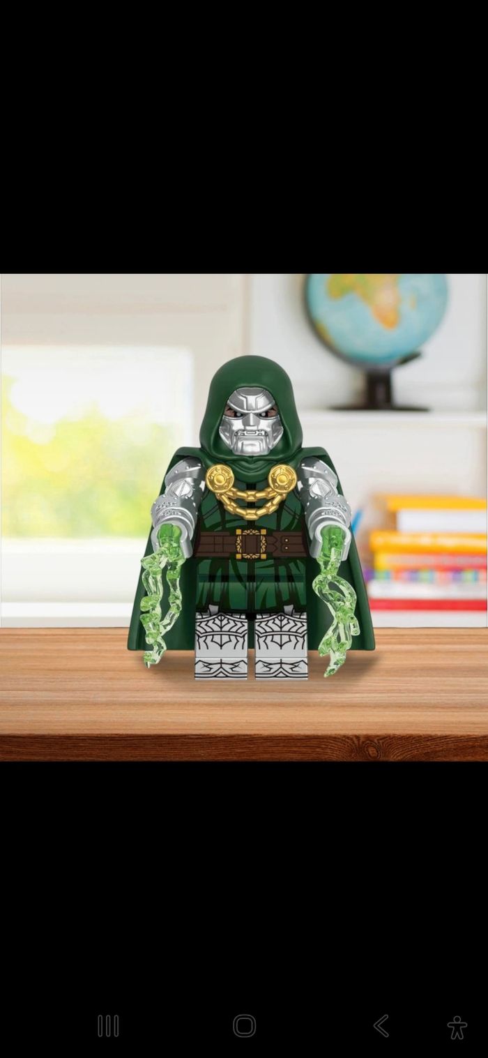 Figurine type lego Docteur Fatalis