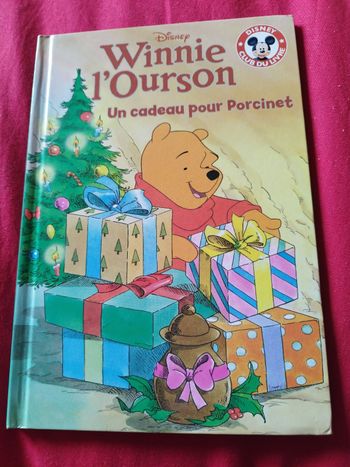 Livre Disney club du livre Winnie l'ourson un cadeau pour Porcinet